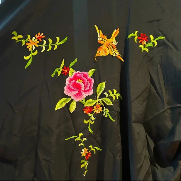 Handmade Silk Embroidered Robe - Picture 2 of 4